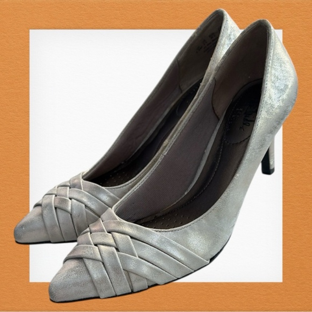 👠High Heels by Life Stride Soft System Flex Gold Distressed